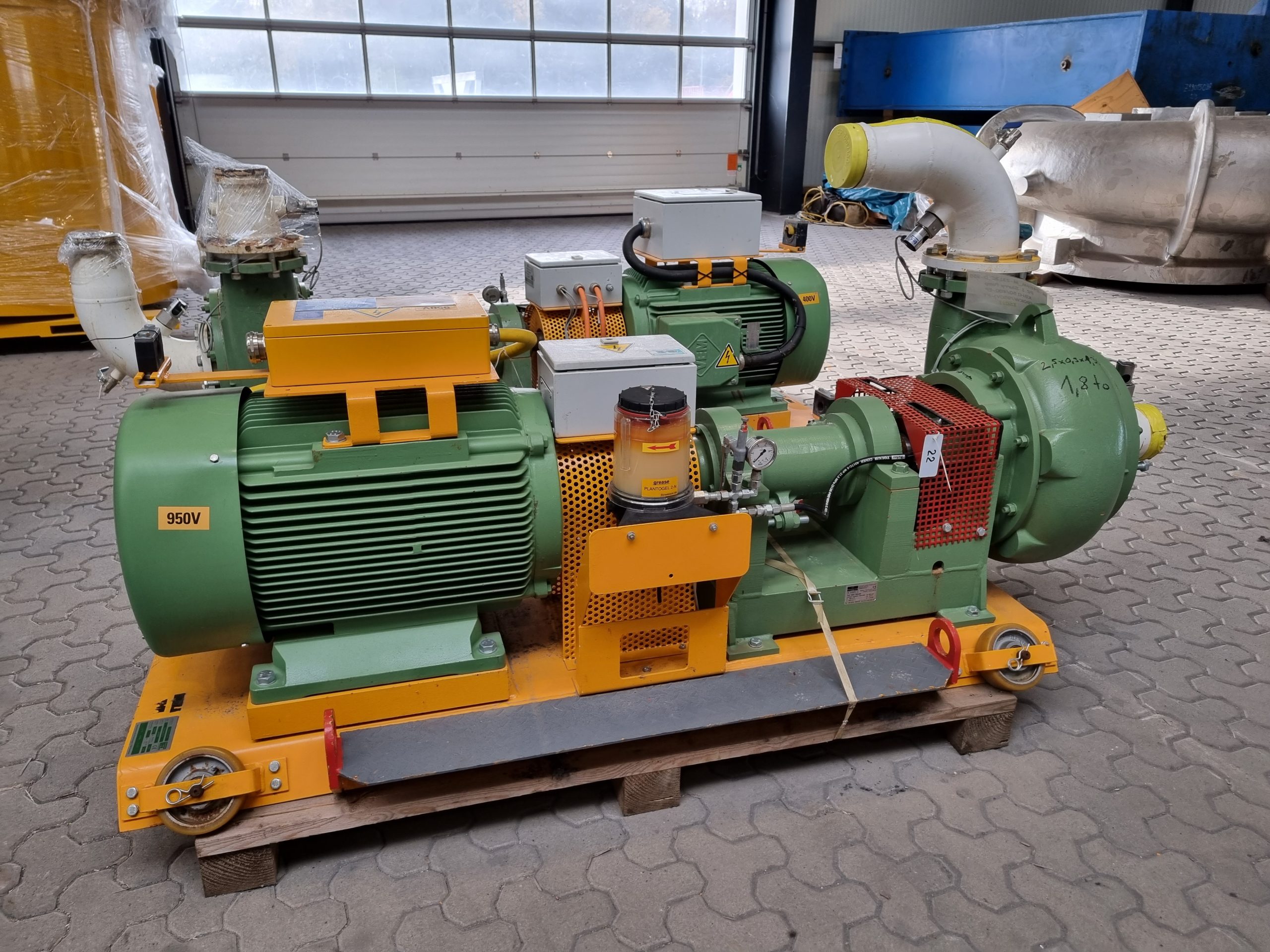 Slurry discharge pump KBH 150/400 with 90kW motor (960V/50Hz)